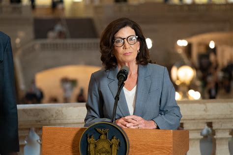 Governor Hochul keeps pushing for federal support for asylum seekers